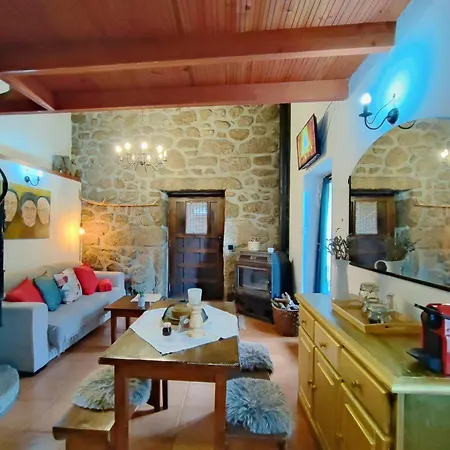 Moinho Do Poco Verde Castro Laboreiro